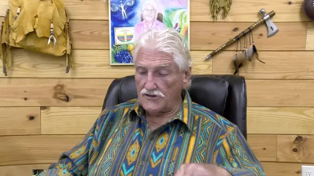 Kadr z nagrania: Q&A dr. Morse'a: Szkody po szczepionce, Rak płuc, Bliznowce (keloidy), Zwapnienia jąder podstawy mózgu