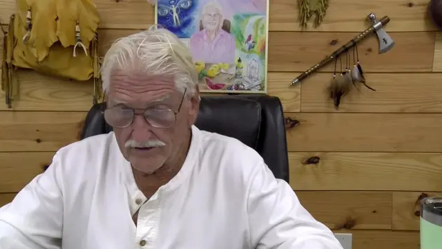 Kadr z nagrania: Q&A dr. Morse'a: Kamienie nerkowe, Częstoskurcz (tachykardia), Reumatoidalne zapalenie stawów (RZS), Psychoza i paranoja, Czerniak i rak skóry